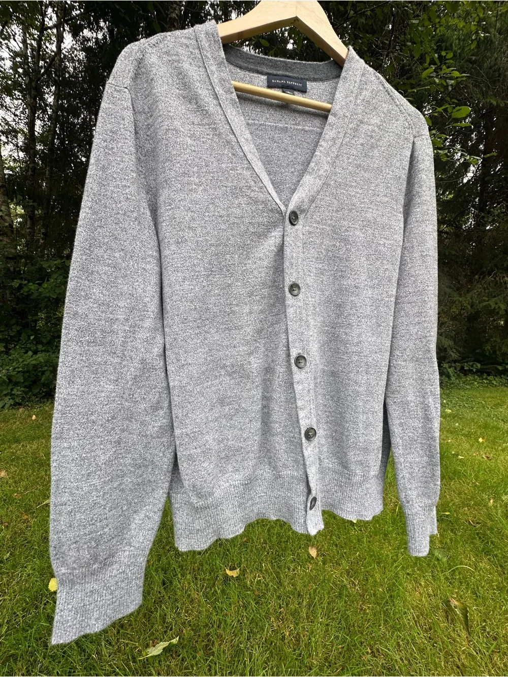 Banana Republic Cardigan Men’s V-Neck Button Sweater Soft Gray Classic Timeless